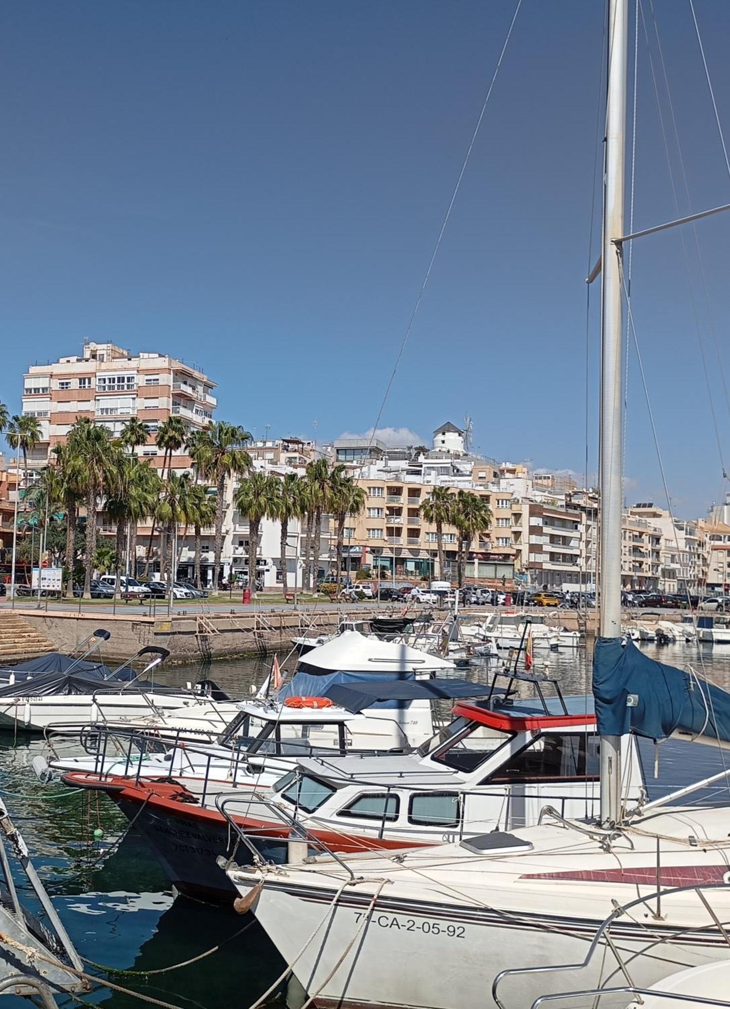 Mawilec, Centre, Plage, Port, Garage Águilas Exteriör bild